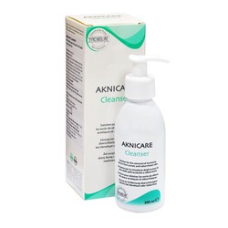 Sữa rửa mặt cho da dầu mụn Aknicare Cleanser 200ml