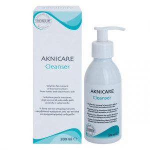Sữa rửa mặt cho da dầu mụn Aknicare Cleanser 200m 1